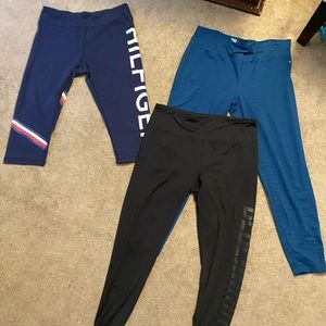 3 pairs of size XL workout leggings